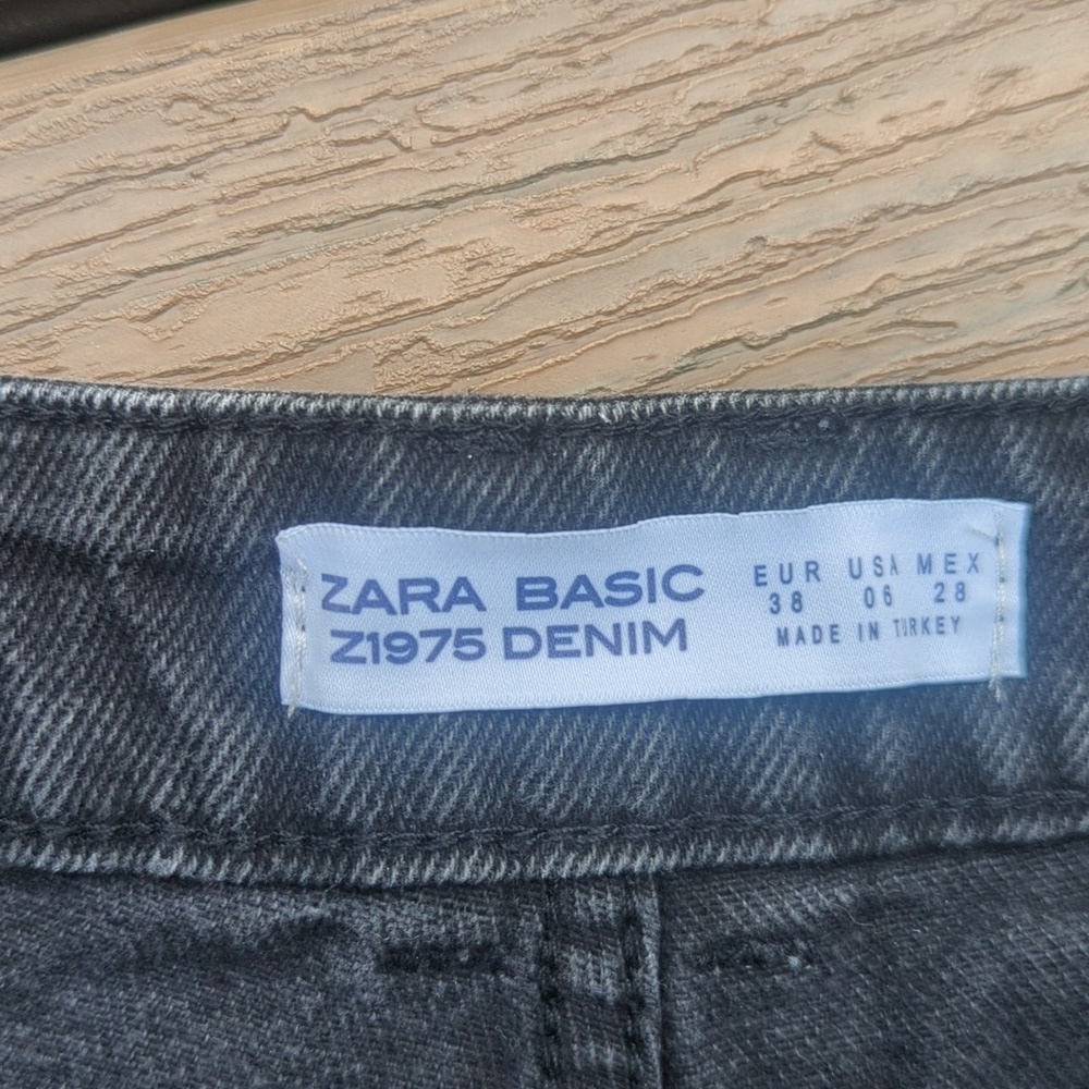 Zara Black Jean Shorts Frayed Hem With Embellishments - Sz 6 Great Condition - Picture 3 of 10